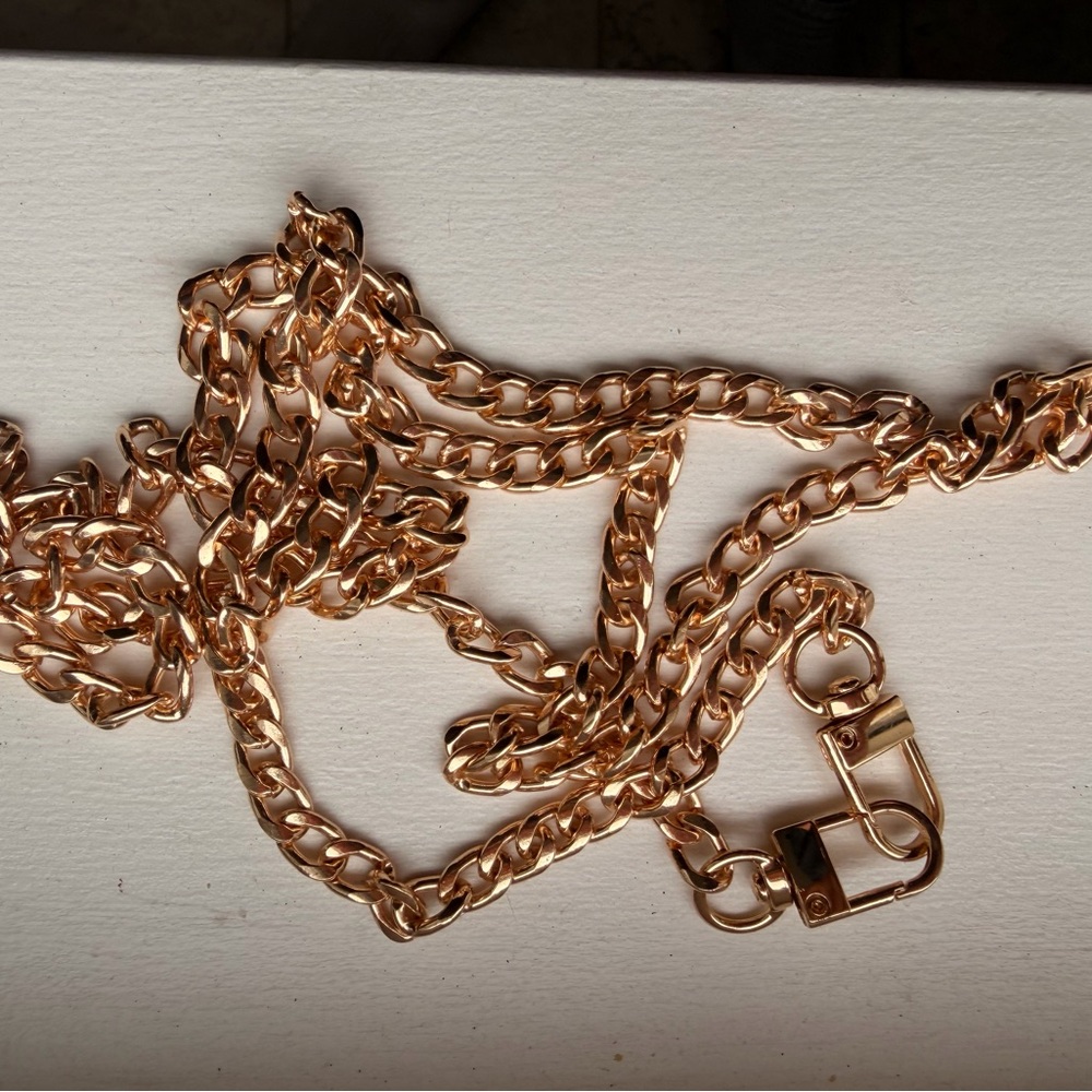 Shoulder Chain 22.5 in drop